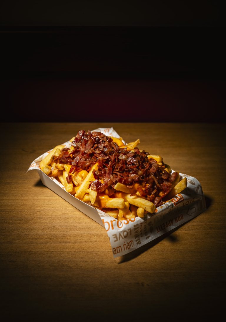 Banqueta de patatas con carne y cheddar